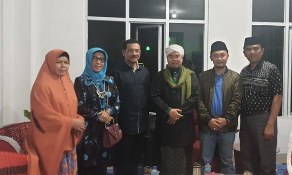Maigus bersama Gamawan Fauzi dan Buya Gusrizal.
