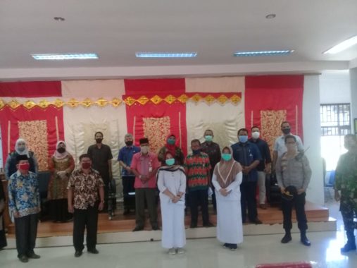 Photo bersama Pimpinan dan Anggota Komisi I DPRD Kota Padang dengan Camat serta unsur Forkopimka Kecamatan Nanggalo.