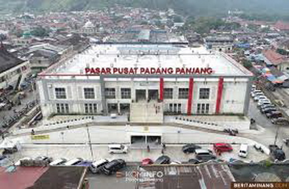 Pasar Pusat Kota Padang Panjang.