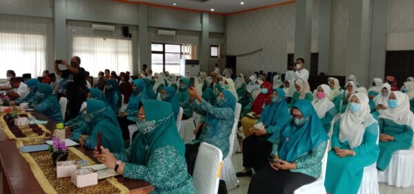 Kader PKK kab. Pasaman saat mengikuti jambore.