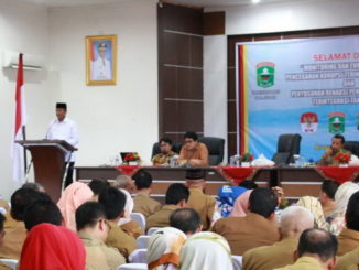 Bupati Gusmal saat memberi sambutan pada sosialisasi KPK RI di Kab. Solok.