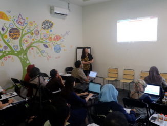 Suasana lokakarya hari kedua di Satu Atap Coworking Space & Food Station, Surabaya, Jawa Timur,