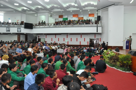 Kuliah umum Menlu di Unand Padang.