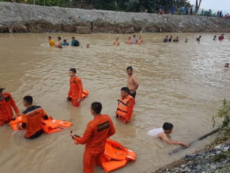 Pencarian warga yang hanyut di sungai Batang Merao, Kerinci.