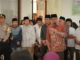 Wako Payakumbuh melepas keberangkatan jenazah wakil.ketua DPRD Payakumbuh Wilman Sungkuan ke temoat peristirahatan terakhirnya.