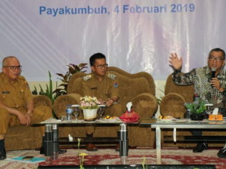 Wako Riza Falepi saat memberi pengarahan.