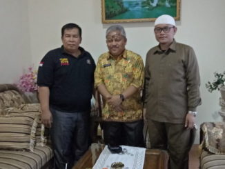 Ampera Salim dan Syahril bersama Edy Murdani.