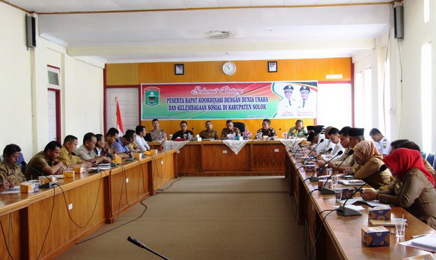 Rapat Koordinasi Dunia Usaha dan Kelembagaan Sosial di Kabupaten Solok, di Ruang Pertemuan Kantor Barenlitbang Kab. Solok.