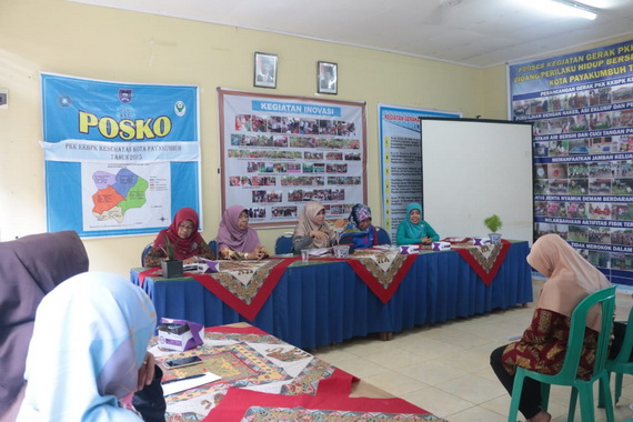 Rapat persiapan di aula Kantor PKK kota Payakumbuh.