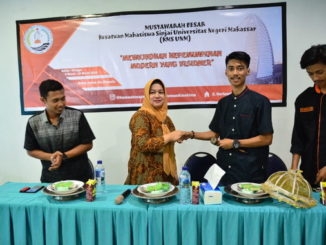 Wakil Bupati Sinjai Hj. Andi Kartini Ottong pada pembukaan Mubes KMS.