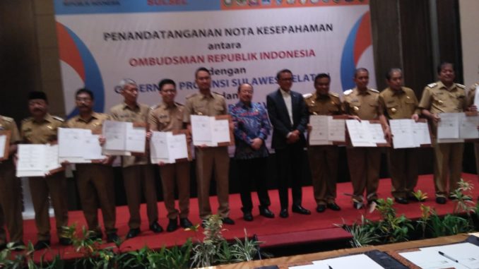 Gubernur dan Kepala Daerah se Sulsel bersama Ombudsman.