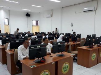 Peserta ujian untuk naik golongan di Payakumbuh.