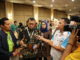 Rektor UNP, Ganefri saat diwawancarai wartawan.