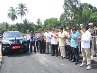 Peresmian pemakaian jembatan di Kayutanam yang ambruk beberapa waktu lalu.