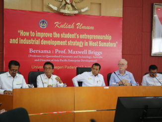 Kuliah umum kewirausahaan mahasiswa di UNP.