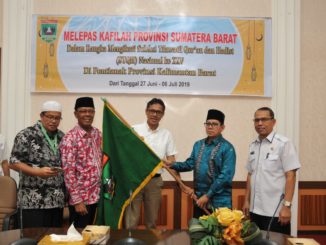 Pelepasan kafilah Sumbar mengikuti Seleksi Tilawatil Qur'an dan Hadist (STQH) Nasional ke XXV di Pontianak.