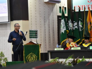 Wako Riza Falepi saat memberi orasi ilmiah di UMSB.