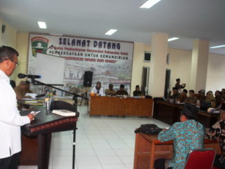 Bupati Gusmal saat memberi sambutan pada Halal Bihalal FK BPN se Kab. Solok