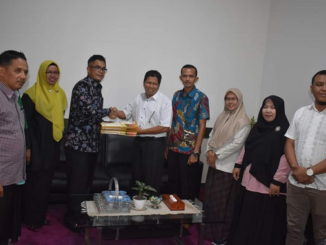 Dokumen Penetapan Calon Terpilih DPRD Kota Payakumbuh Periode 2019-2024, Diserahkan Kepada Walikota Payakumbuh.