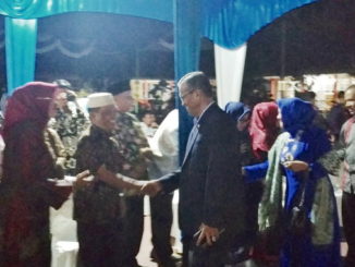 Bupati Gusmal saat menghadiri malam resepsi PeringatanHUT RI di Kec. Kubung, Kab. Solok.