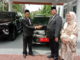 Ir Hendra Irwan Rahim Menyerahkan Mobil Dinas Ke Sekwan DPRD Sumbar.