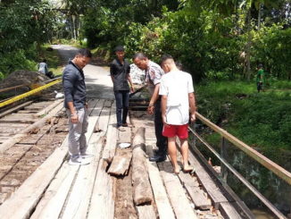 Jembatan di Sawah Sudut, Muara Panas yang rusak parah.