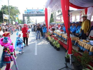 Pawai alegoris di Kota Sungai Penuh.