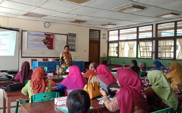 Pelatihan dan Lokakarya yang dilaksanakan dosen UP di Pasaman.