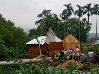 Salah satu rumah yang dilanda angin puting beliung.