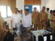 Bupati Gusmal saat berdialog dengan salah seorang instruktus.