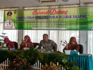Peserta forum konsultasi publik di aula RSUD Lubuksikaping.