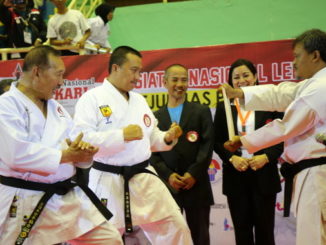 Salah satu atraksi karateka pada Lemkari Award 2019.