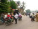Suasana pembagian masker yang dilakukan jurnalis Sijunjung di Tanju