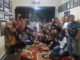 Foto bersama usai dijamu.