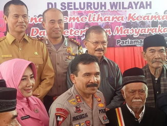 Kapolda Sumbar dan istri bersama Ali Mukhni dan Genius Umar.