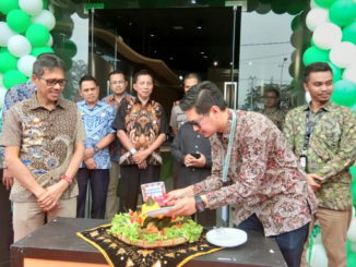 Salah satu prosesi peresmian kantor Grab wilayah Padang.