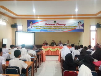 Siswa SMA dan Generasi muda Kabupaten Sijunjung tengah mengikuti sosialisasi pewaris nilai - nilai luhur bangsa.