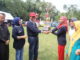 Bupati Gusmal menyerahkan tropi kepada juara kegiatan HKN ke 55.