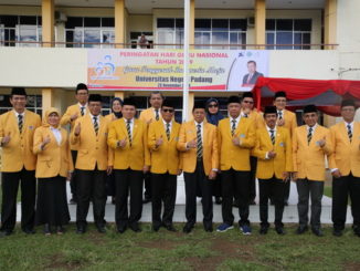 Rektor Prof. Ganefri bersama unsur pimpinan UNP.