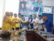 Yutris Can dan Irman Yefri Adang saat mengembalikan formulir ke DPD PAN Kota Solok.