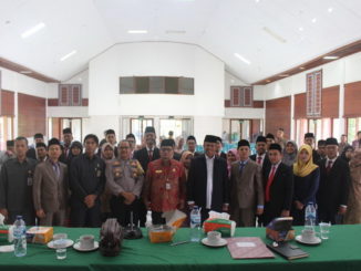 Foto bersama usai pelantikan.