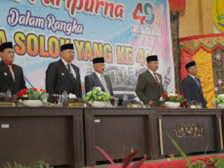Pimpinan Kota Solok saat sidang paripurna.