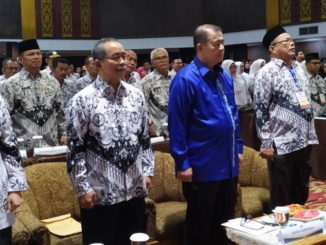 Wakil Gubernur Sumatera Barat H. Nasrul Abit acara peringatan hari Persatuan Guru-Guru Republik Indonesia (PGRI) ke 74 tahun 2019 Provinsi Sumbar di Kriyat Hotel