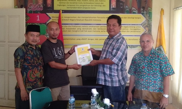Dedi Rahmanto Putramengambil formulir bakal Calon Bupati- Wakil Bupati, Kabupaten Pesisir Selatan.