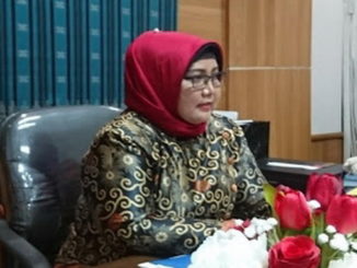 Ketua Komisi I DPRD Kota Padang Elly Thrisyanti