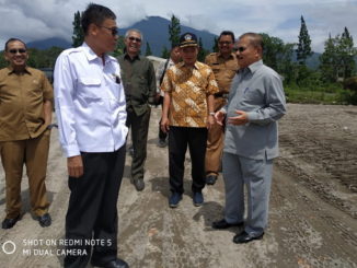 Ketua Kontak Tani Nelayan Andalan (KTNA) Pusat Ir. Winarno Thohir bersama Bupati Padang Pariaman Ali Mukhni