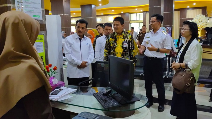 Tamu Dari BPOM NTB Dan Bengkulu diajak Wawako Erwin Yunaz Keliling MPP Payakumbuh