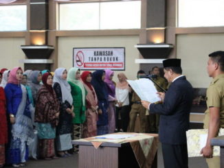 Wabub Yulfadri Nurdin melantik 216 pejabat pengawas di lingkup Pemkab Solok