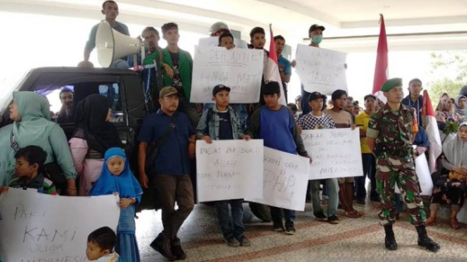 Demo masyarakat Ulu Aia di DPRD Limapuluh Kota.