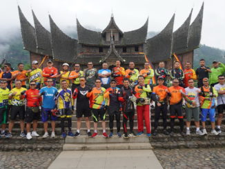 Kasrem 032 Wirabraja bersama panitia.